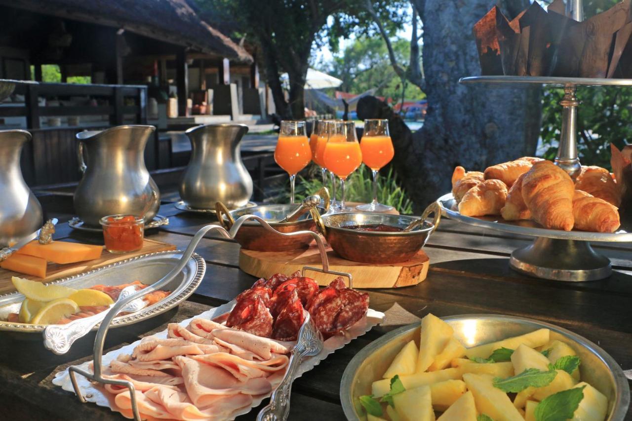 Royal Chundu Island Lodge Ливингстън Екстериор снимка