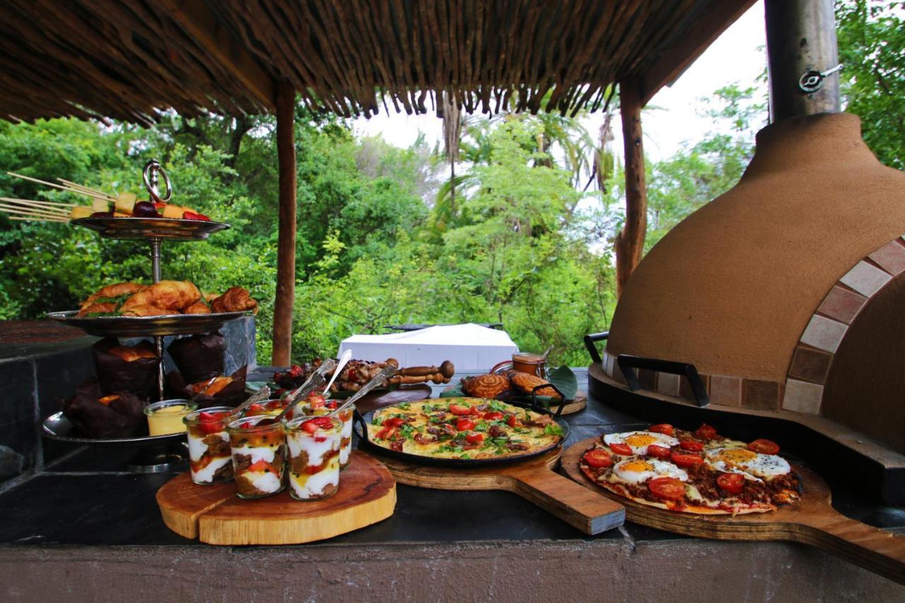 Royal Chundu Island Lodge Ливингстън Екстериор снимка